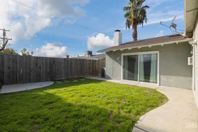 2921 Staunton Court, Bakersfield, CA 93306