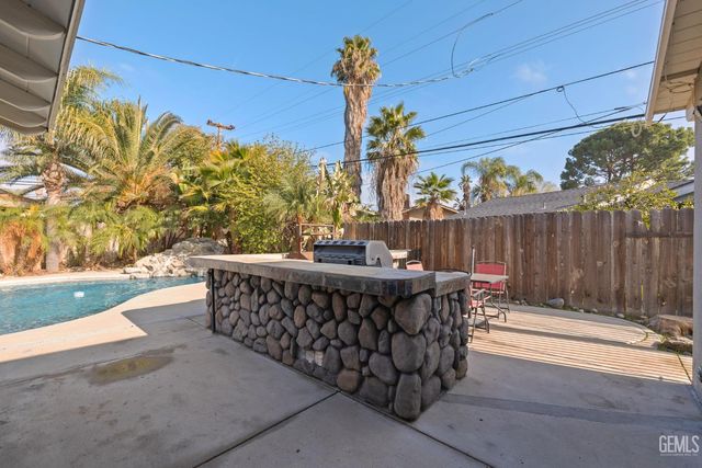 2921 Staunton Court, Bakersfield, CA 93306