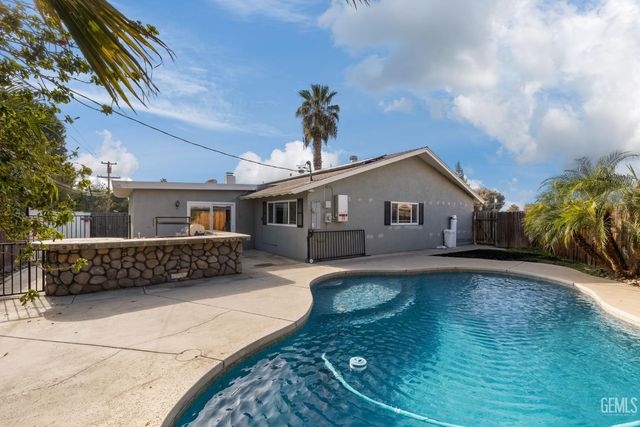 2921 Staunton Court, Bakersfield, CA 93306