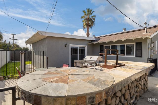 2921 Staunton Court, Bakersfield, CA 93306