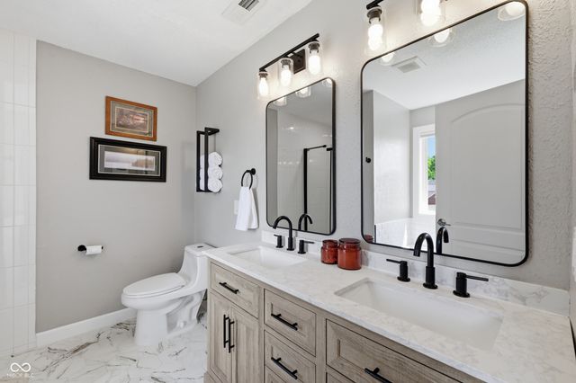 11025 Cool Winds Way, Fishers, IN 46037