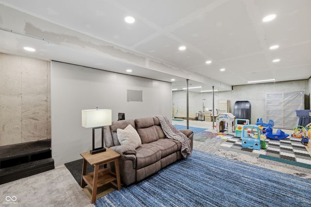 11025 Cool Winds Way, Fishers, IN 46037