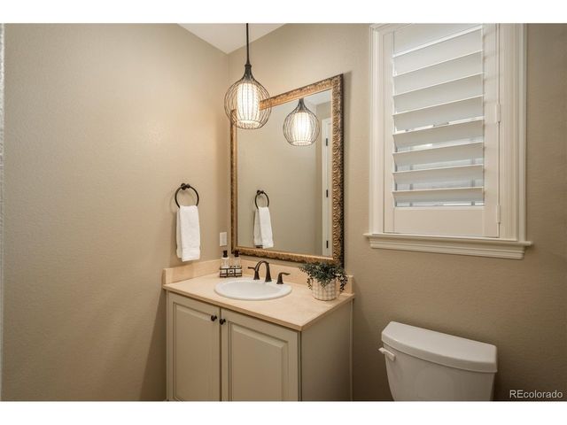 10715 Manorstone Dr, Highlands Ranch, CO 80126