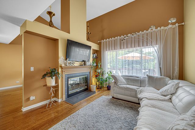1424 DERBY Lane, Mundelein, IL 60060