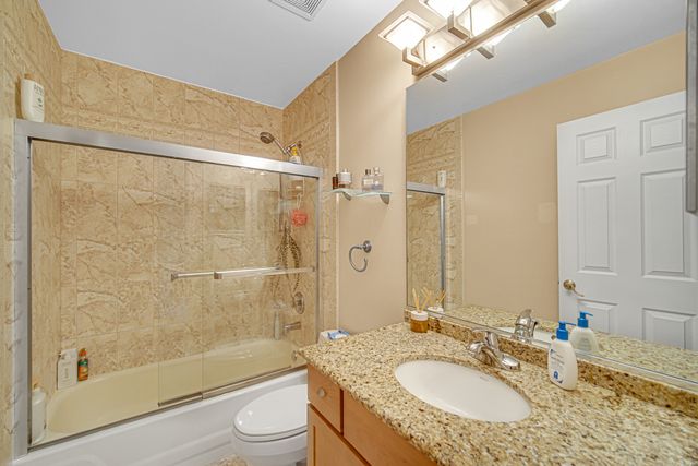 1424 DERBY Lane, Mundelein, IL 60060