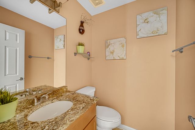 1424 DERBY Lane, Mundelein, IL 60060