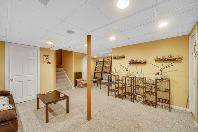 1424 DERBY Lane, Mundelein, IL 60060