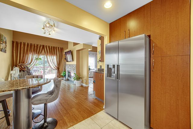 1424 DERBY Lane, Mundelein, IL 60060