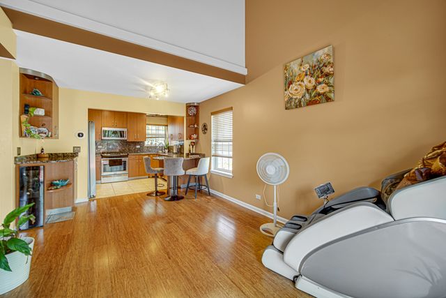 1424 DERBY Lane, Mundelein, IL 60060