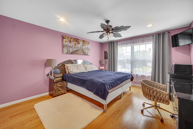 1424 DERBY Lane, Mundelein, IL 60060