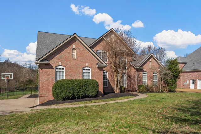 1811 Grey Pointe Dr, Brentwood, TN 37027