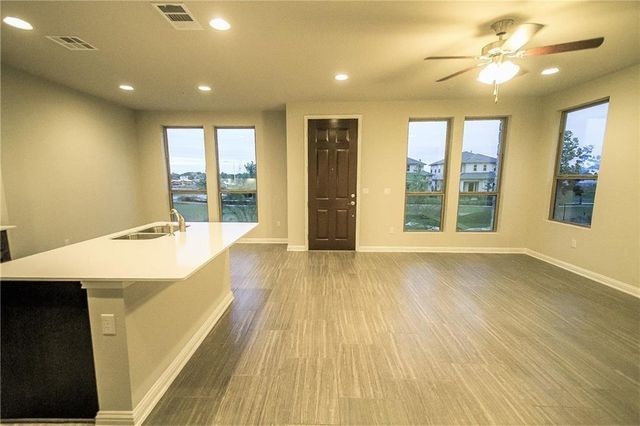 6814 E Riverside DR 114, Austin, TX 78741