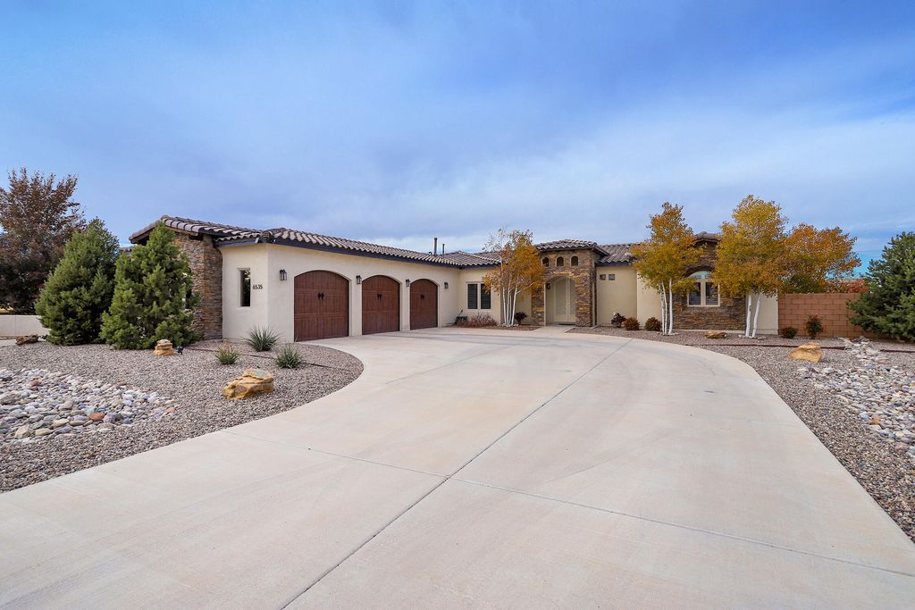 6535 Vista Del Prado, Albuquerque, NM 87120