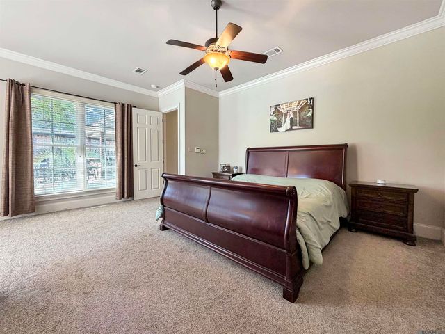 9239 Greystone Dr, Denham Springs, LA 70726