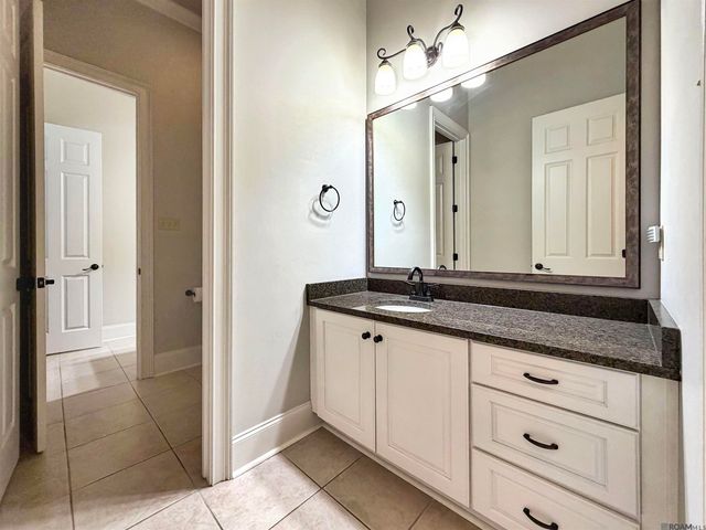 9239 Greystone Dr, Denham Springs, LA 70726