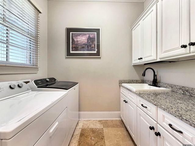 9239 Greystone Dr, Denham Springs, LA 70726