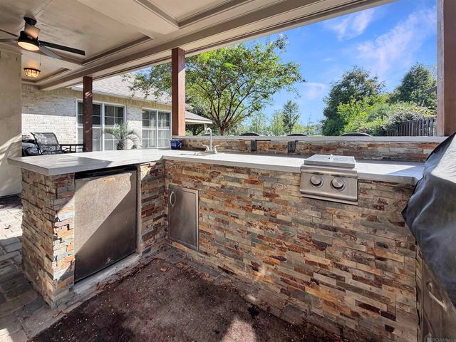 9239 Greystone Dr, Denham Springs, LA 70726
