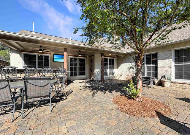 9239 Greystone Dr, Denham Springs, LA 70726