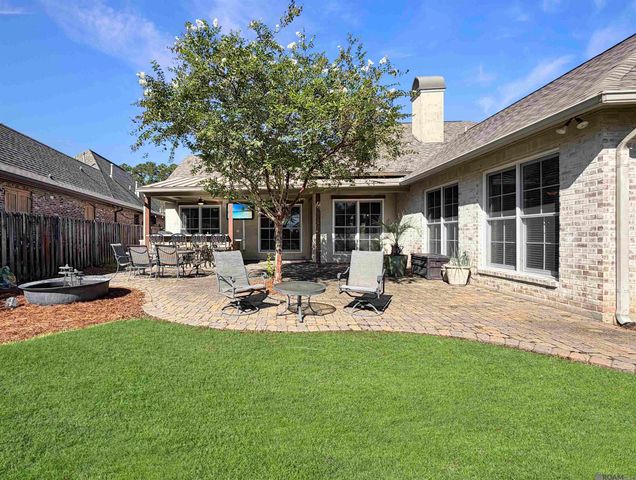 9239 Greystone Dr, Denham Springs, LA 70726