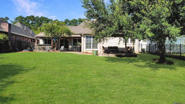 9239 Greystone Dr, Denham Springs, LA 70726