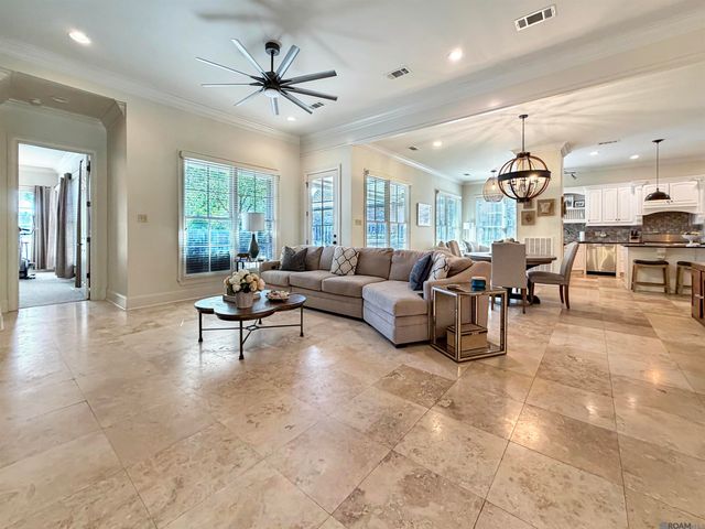 9239 Greystone Dr, Denham Springs, LA 70726