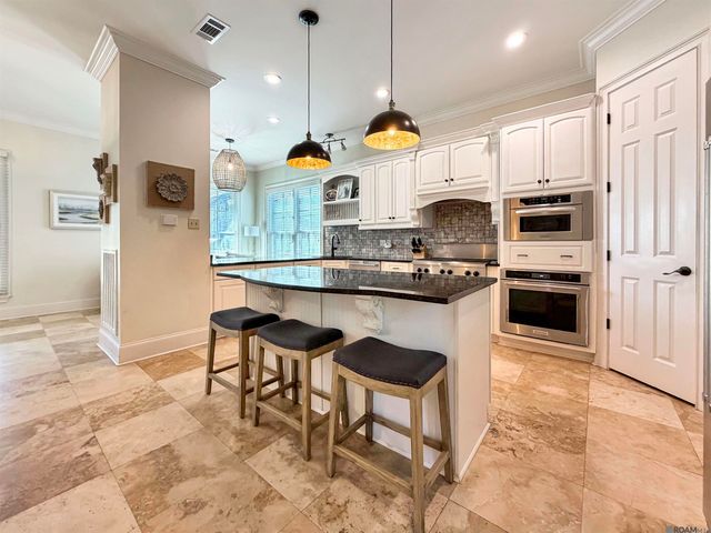 9239 Greystone Dr, Denham Springs, LA 70726
