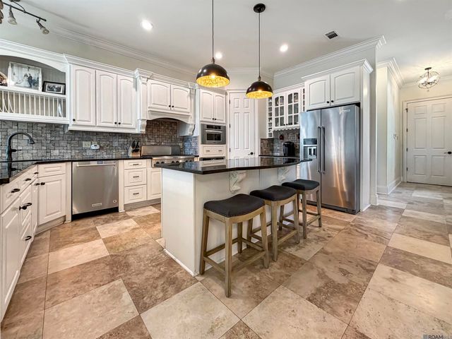 9239 Greystone Dr, Denham Springs, LA 70726