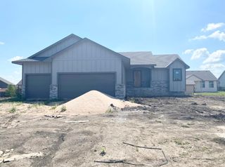 2104 S Tara Falls, Wichita, KS 67207