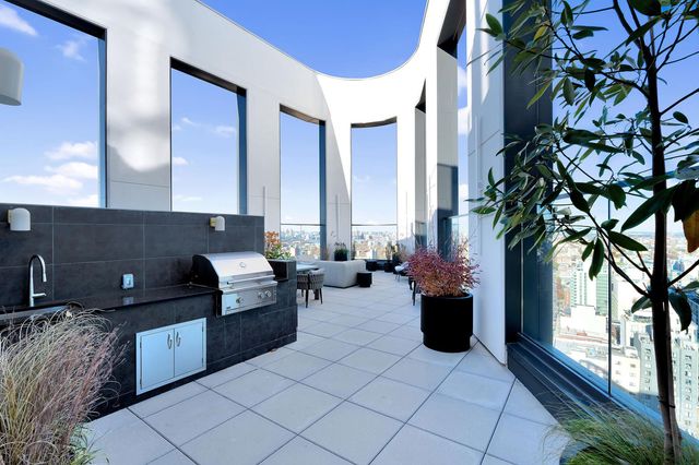 2918 41st Ave Apt 14B, New York City, NY 11101
