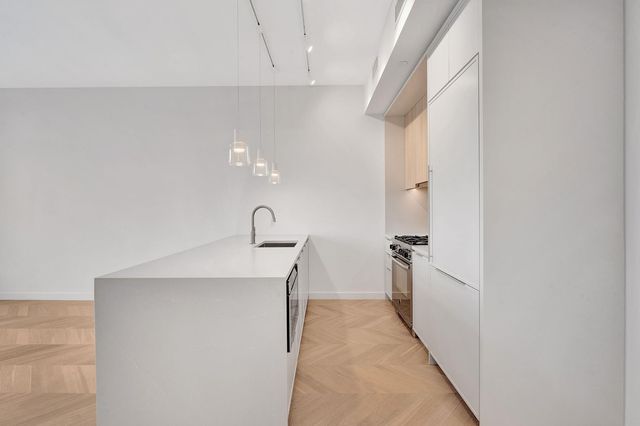 2918 41st Ave Apt 14B, New York City, NY 11101