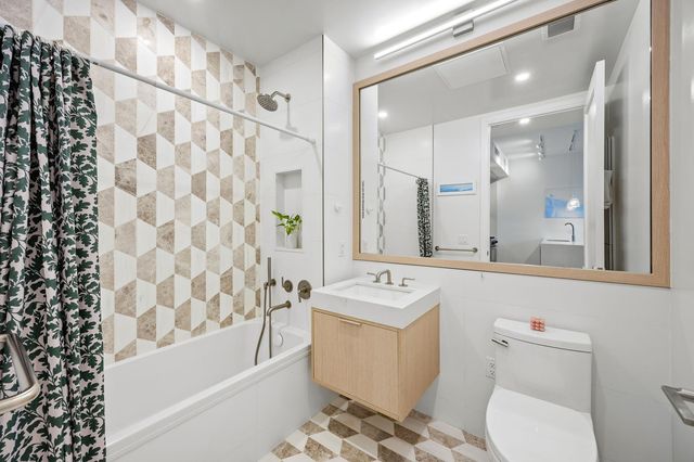 2918 41st Ave Apt 14B, New York City, NY 11101