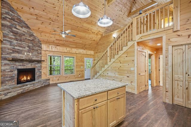5860 Old Bucktown Road, Ellijay, GA 30536