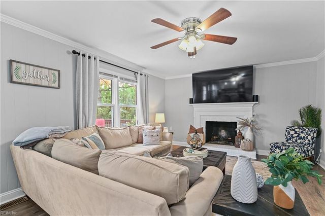 76 Waterview DR, Newport News, VA 23608