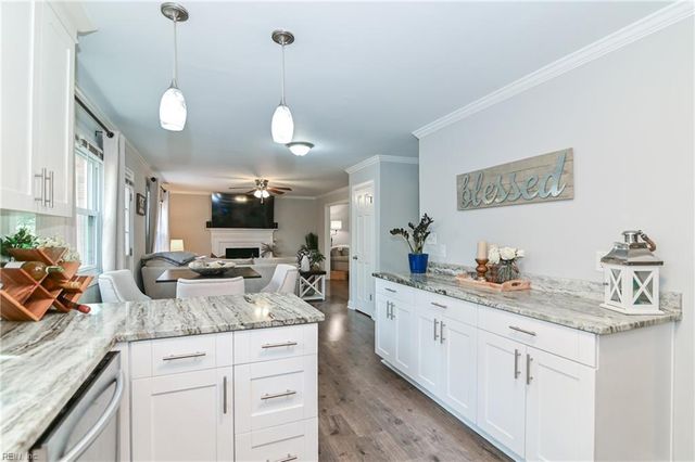 76 Waterview DR, Newport News, VA 23608