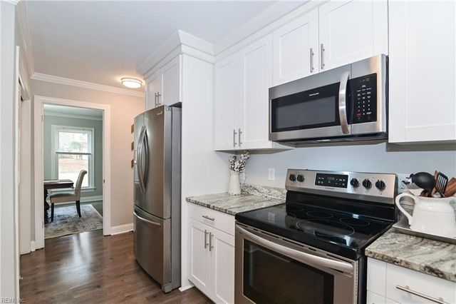 76 Waterview DR, Newport News, VA 23608