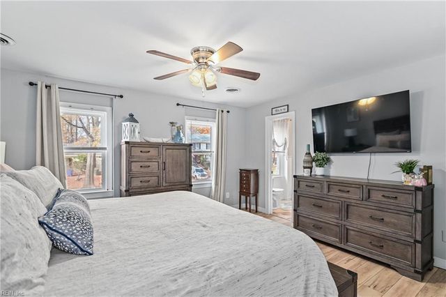 76 Waterview DR, Newport News, VA 23608