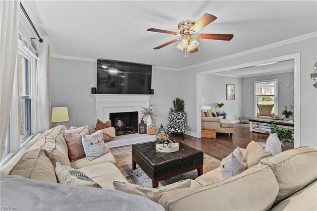 76 Waterview DR, Newport News, VA 23608