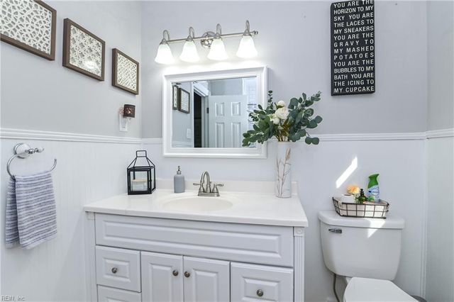 76 Waterview DR, Newport News, VA 23608