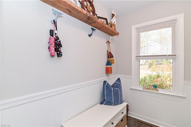 76 Waterview DR, Newport News, VA 23608