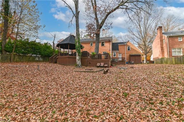 76 Waterview DR, Newport News, VA 23608