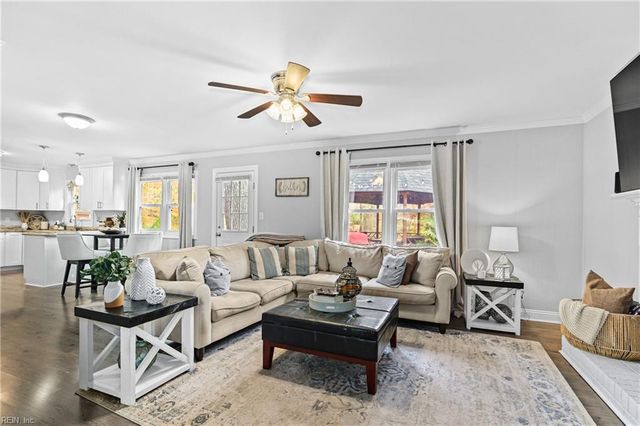 76 Waterview DR, Newport News, VA 23608