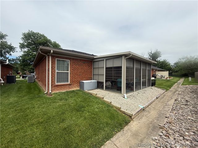 1016 Hadley Drive, Jeffersonville, IN 47130