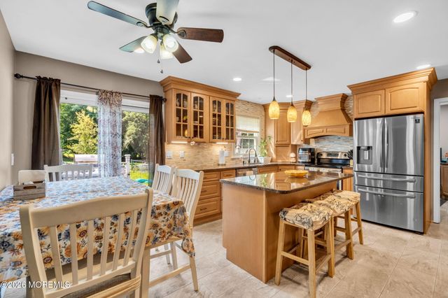 3 River Drive, Farmingdale, NJ 07727