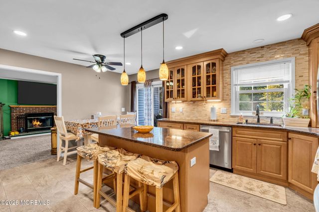 3 River Drive, Farmingdale, NJ 07727