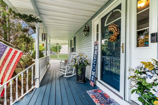 3 River Drive, Farmingdale, NJ 07727