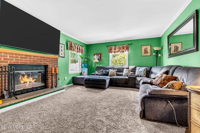 3 River Drive, Farmingdale, NJ 07727