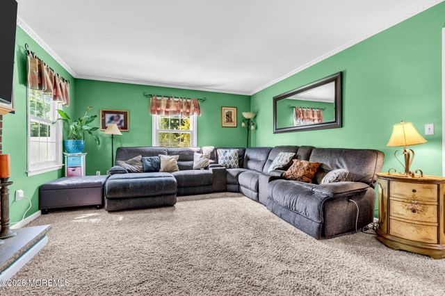 3 River Drive, Farmingdale, NJ 07727
