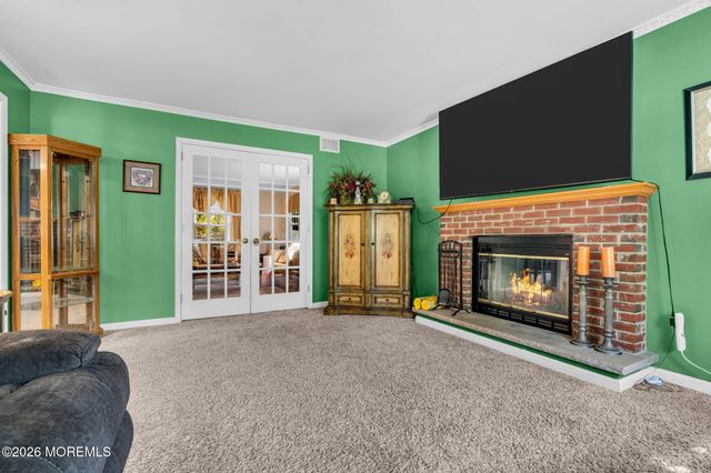 3 River Drive, Farmingdale, NJ 07727