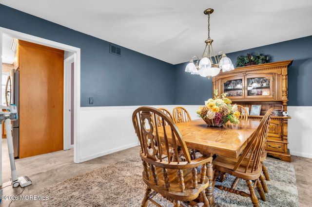 3 River Drive, Farmingdale, NJ 07727
