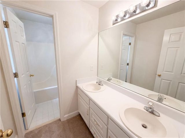 909 Mendenhall Way, Grayson, GA 30017